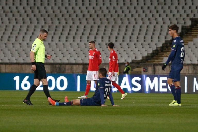 Liga de clubes diz que Belenenses SAD e Benfica recusaram adiamento do jogo