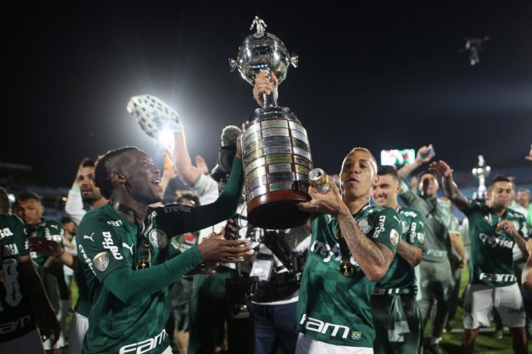 “Não sou o melhor treinador do mundo, mas temos equipa incrível” , diz Abel Ferreira após vencer Taça dos Libertadores