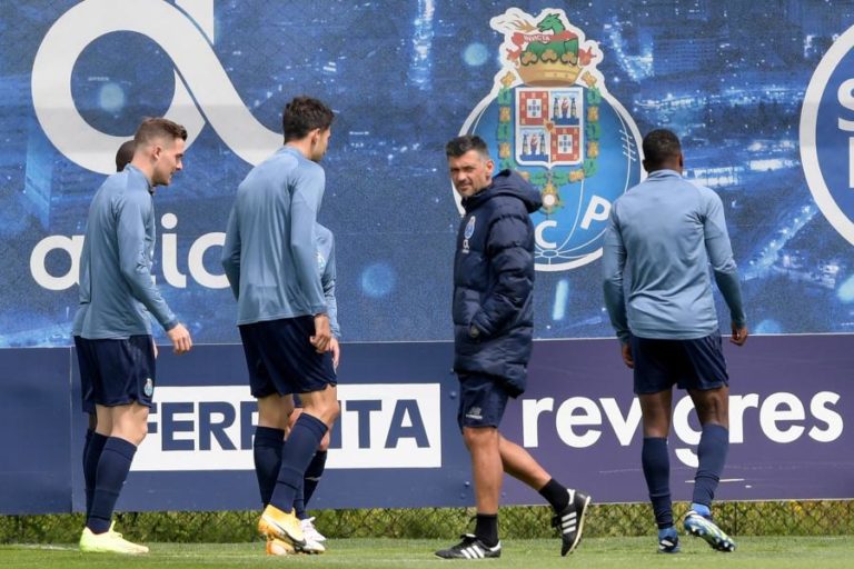 CORREÇÃO DO TÍTULO: LC: FC Porto procura 13.ª presença nos ‘oitavos’, Sporting cumpre calendário