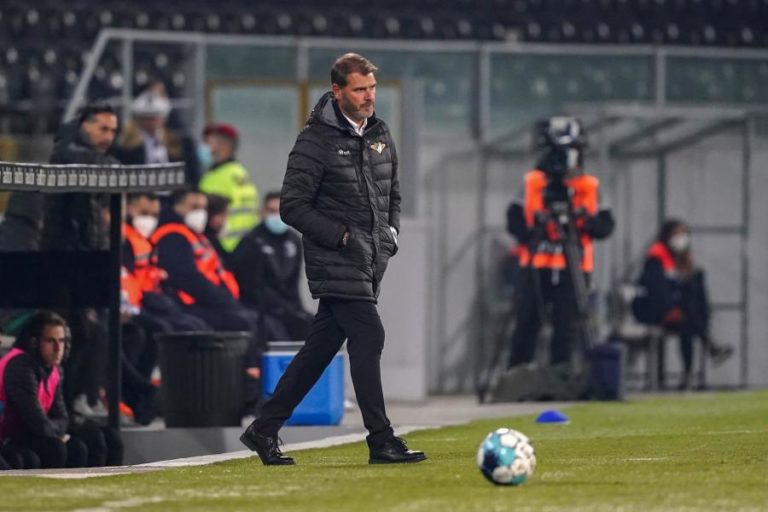 João Henriques abandona comando técnico do Moreirense ao fim de 15 jogos