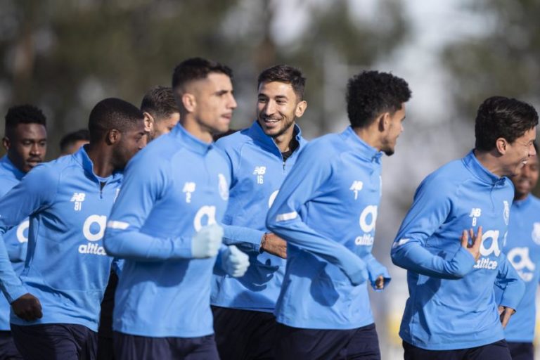 Grujic com treino integrado condicionado no regresso do FC Porto ao trabalho