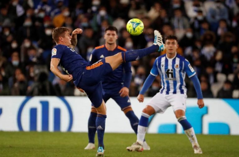 Real Madrid consolida liderança na Liga espanhola com vitória em San Sebastian