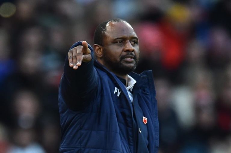 Covid-19: Treinador Patrick Vieira falha jogo do Crystal Palace frente ao Tottenham