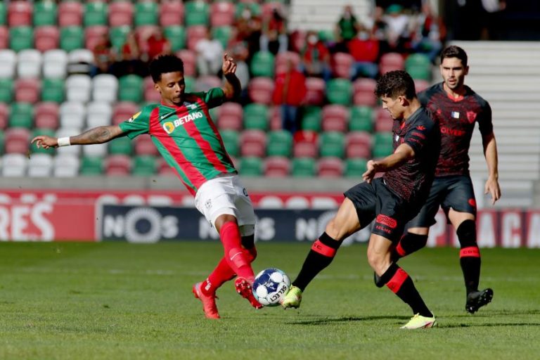 Marítimo goleia Santa Clara e afasta-se da zona de descida