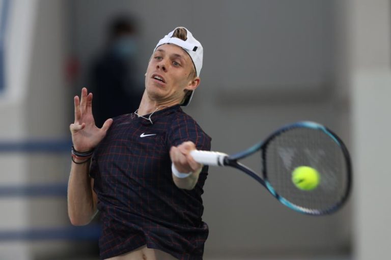 Covid-19: Tenista canadiano Denis Shapovalov está infetado