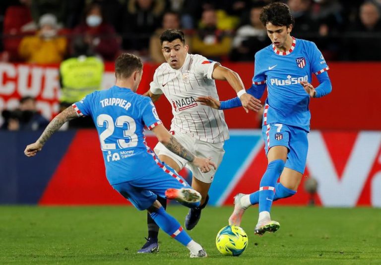 Sevilha vence Atlético Madrid e impõe terceiro desaire seguido à equipa de Félix