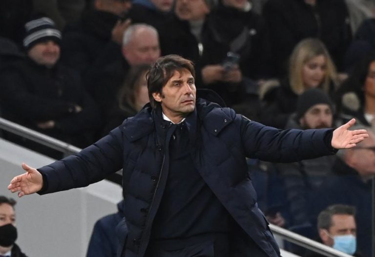 Antonio Conte lamenta falta de sensibilidade dos responsáveis da Premier League