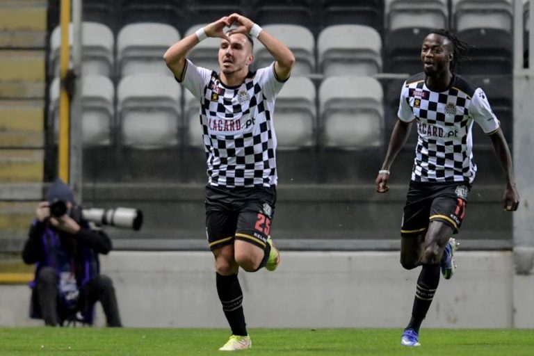 Boavista vence e afasta-se da zona de descida