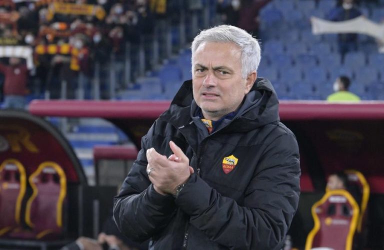 Roma, de José Mourinho, volta a ‘tropeçar’ ao empatar com Sampdoria