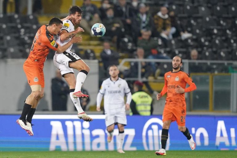 Vitória de Guimarães e Boavista empatam em jogo com final emotivo