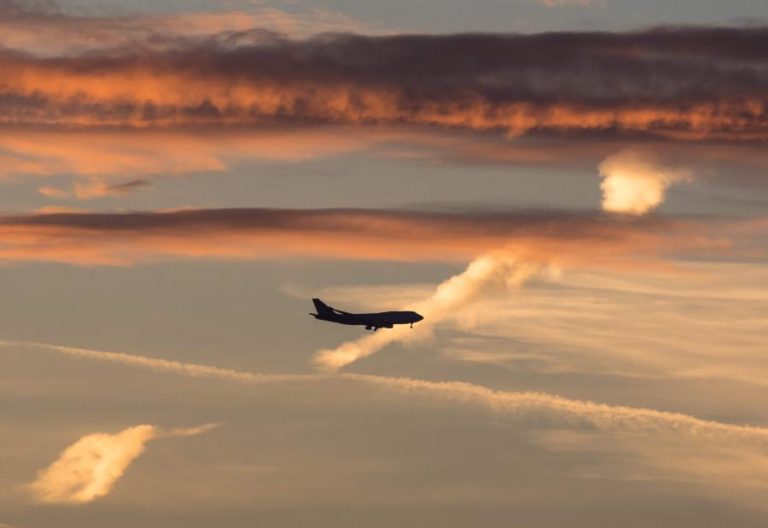 Viagens de comboio na UE devem ser mais baratas do que as de avião