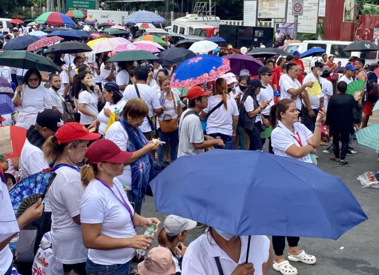 Filipinas ordenam retirada de milhares de pessoas no norte do país à aproximação de tufão