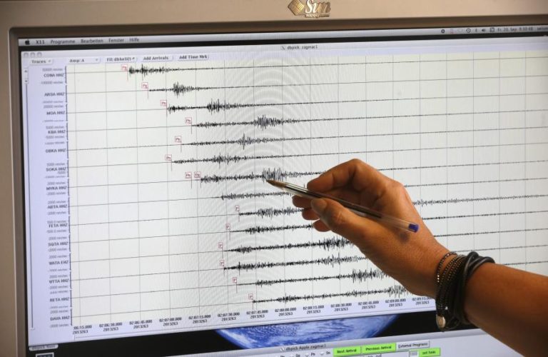 Sismo mais forte em 40 anos sentido em região vulcânica perto de Nápoles