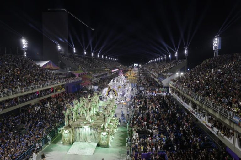 Carnaval no Brasil deverá movimentar 1,68 mil ME e superar pré-pandemia — sindicato