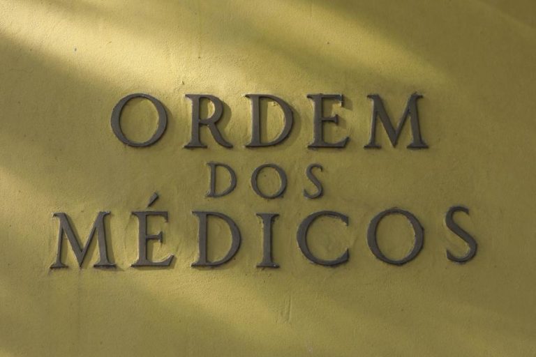 Ordem dos Médicos lamenta ainda não ter tido respostas sobre baixas dos polícias