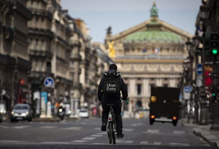 Tribunal de Lisboa reconhece contrato de trabalho a estafeta da Uber Eats