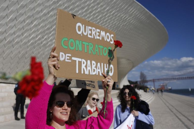 Empresas notificadas pela ACT têm até hoje para regularizar 17.701 falsos recibos verdes