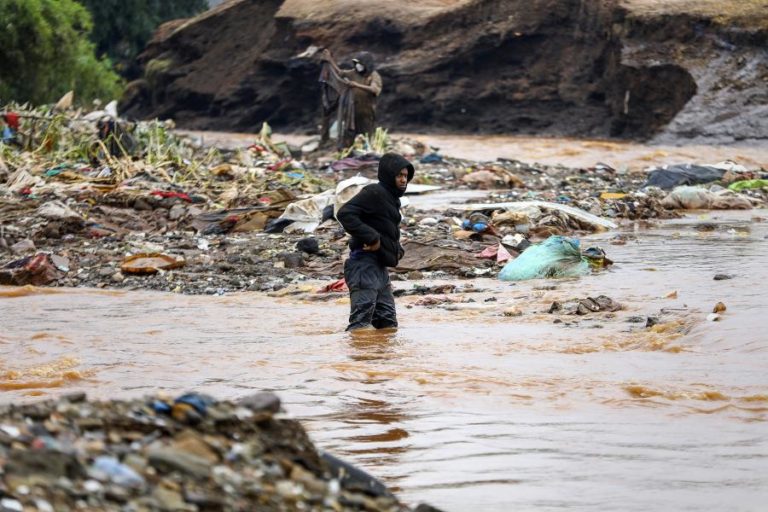 Número de mortos no Quénia devido a inundações sobe para 179