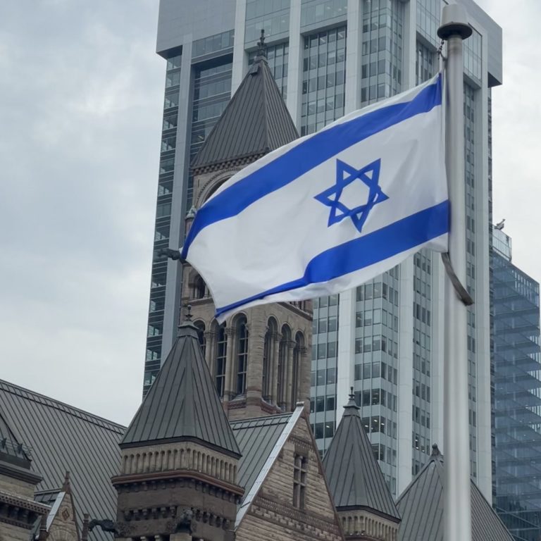 Polémica em Toronto: Olivia Chow não foi à cerimónia de hastear da bandeira de Israel