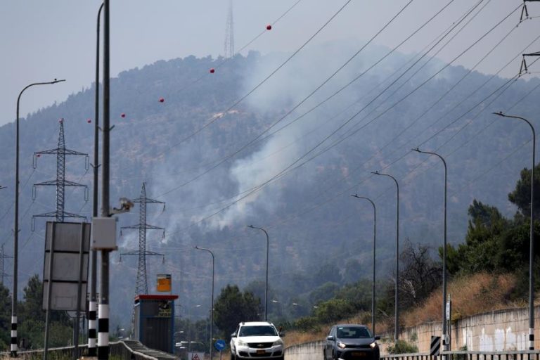 Israel ataca posições do Hezbollah no sul do Líbano