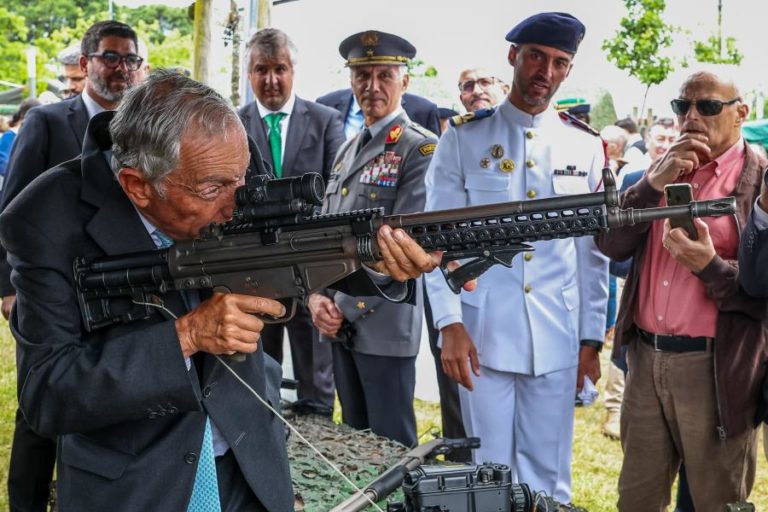 Marcelo considera que serviço militar obrigatório não é questão prioritária