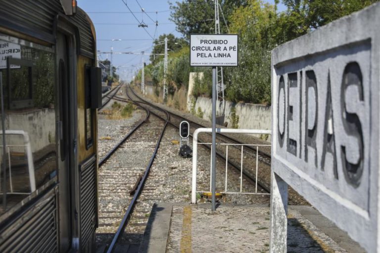 Retomada circulação ferroviária entre Oeiras e Cascais