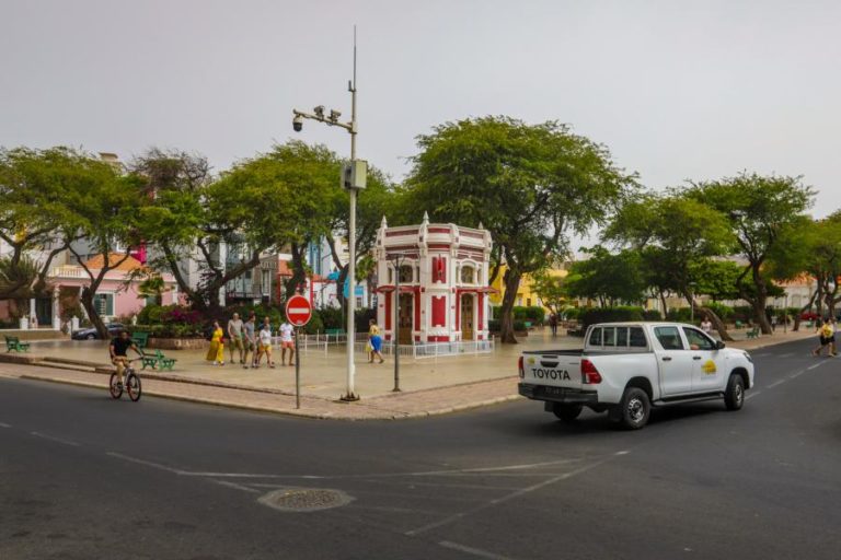 Profissionais de saúde de Cabo Verde marcam três dias de greve para pedir aumentos