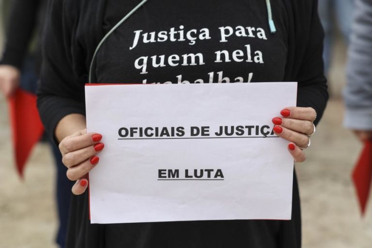 Oficiais de justiça dizem que realidade se sobrepõe à “narrativa ficcional do Governo”