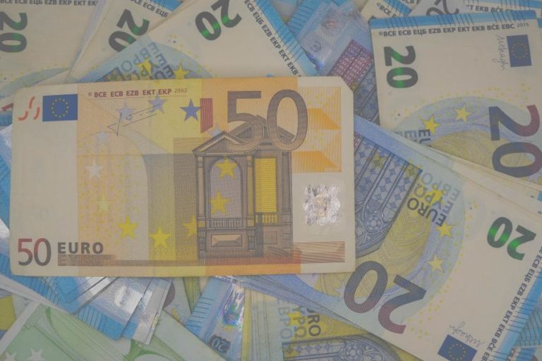 Conselho da UE confirma sete procedimentos por défice excessivo