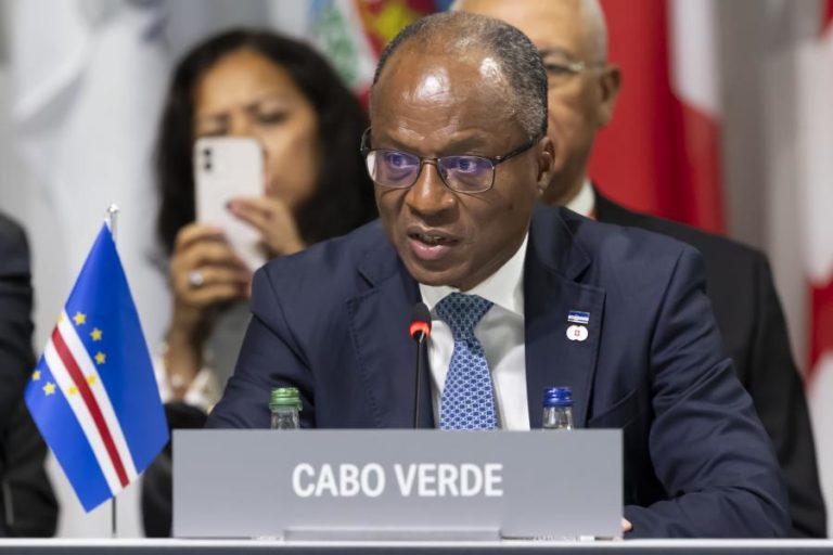 PM de Cabo Verde diz que avião anunciado há 12 dias “vai chegar”