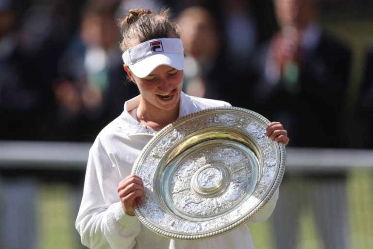 Tenista checa Barbora Krejcikova conquista torneio de Wimbledon