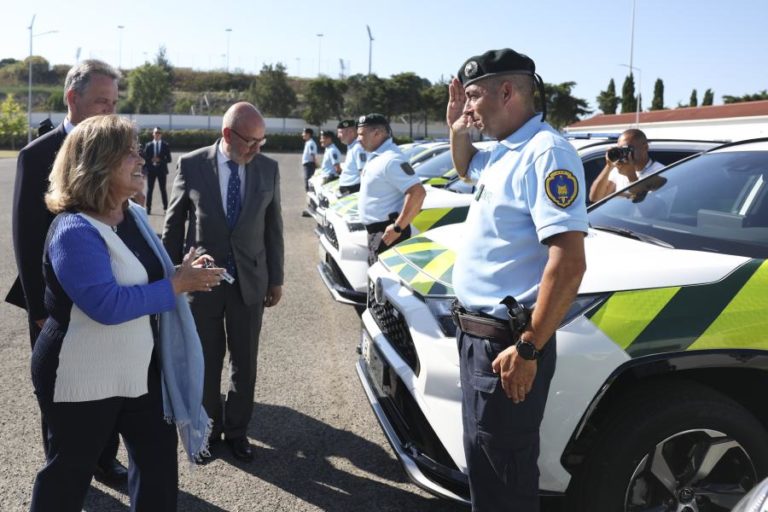 Governo promete reforçar policiamento no Porto e em Lisboa