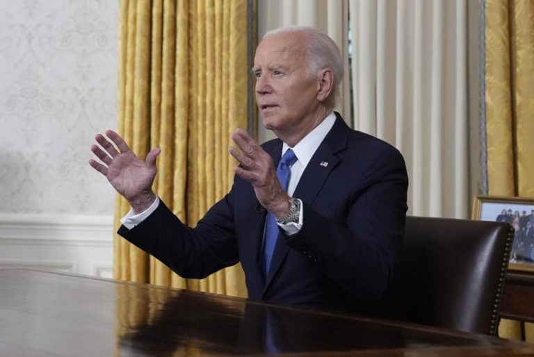 Biden diz que “ambição pessoal” não pode sobrepor-se a “salvar a democracia”