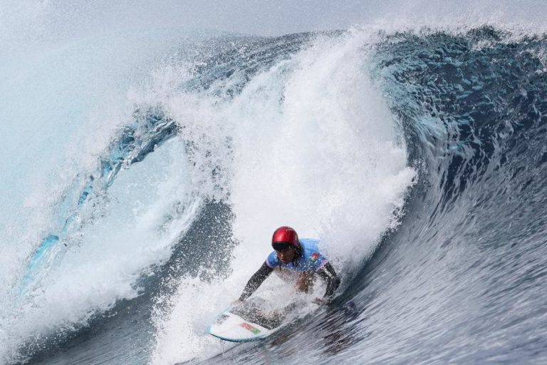 Paris2024: Mau tempo volta a adiar ‘oitavos’ do surf feminino de Yolanda Hopkins