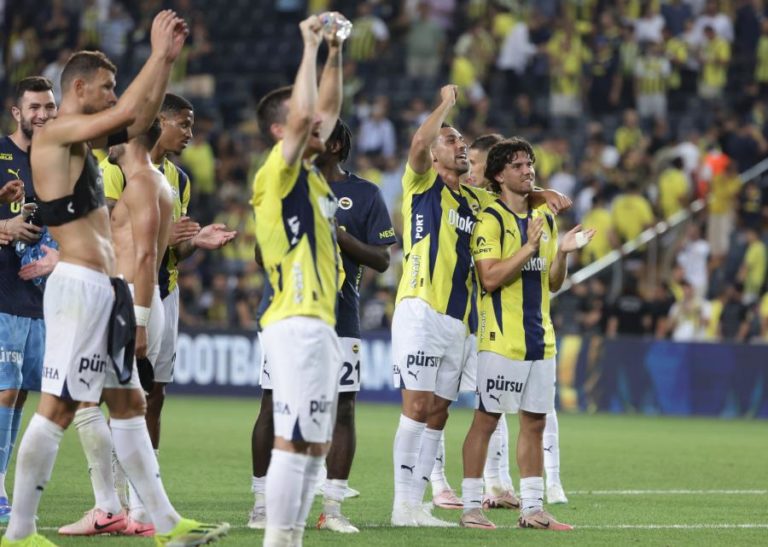 Fenerbahçe, de Mourinho, volta a vencer Lugano e segue em frente na ‘Champions’