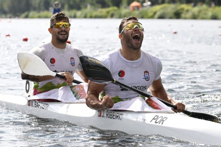 Campeões mundiais lusos de K2 500m pagaiam hoje para ‘meias’ em Paris2024