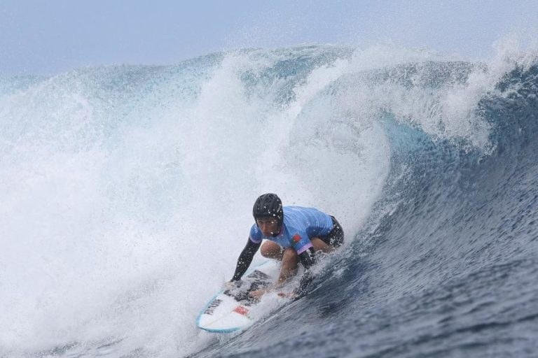 Yolanda Hopkins alcança quinto lugar no US Open de surf