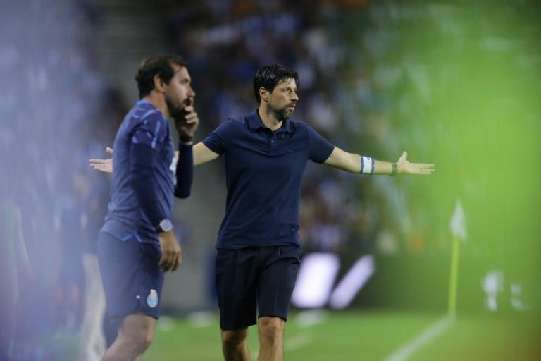 Vítor Bruno garante que FC Porto vai “encharcar o equipamento de suor” no clássico