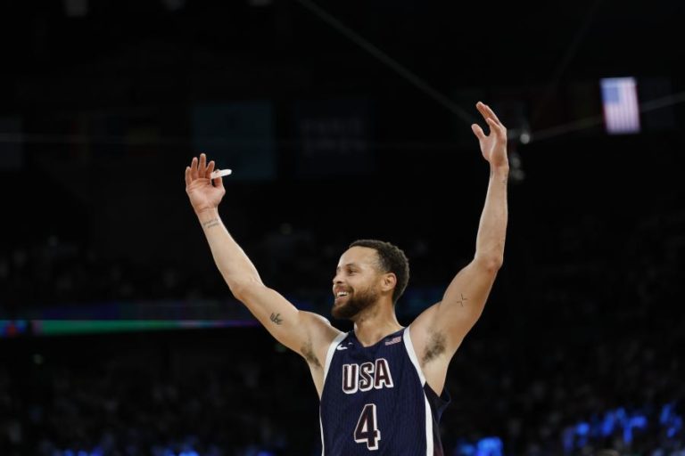 EUA batem França e chegam ao quinto título olímpico seguido no basquetebol