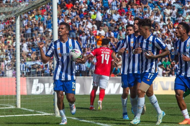 FC Porto conquista 2.ª vitória no terreno do Santa Clara e lidera I Liga