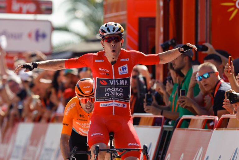 Van Aert vence última etapa em Portugal e reforça liderança na Vuelta