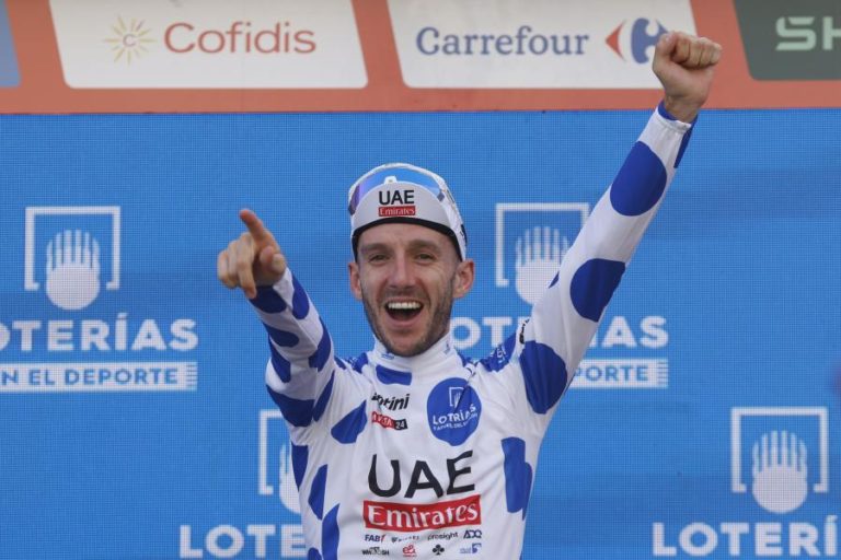 Vuelta: Adam Yates vence etapa ‘louca’ com ataque a 58 quilómetros