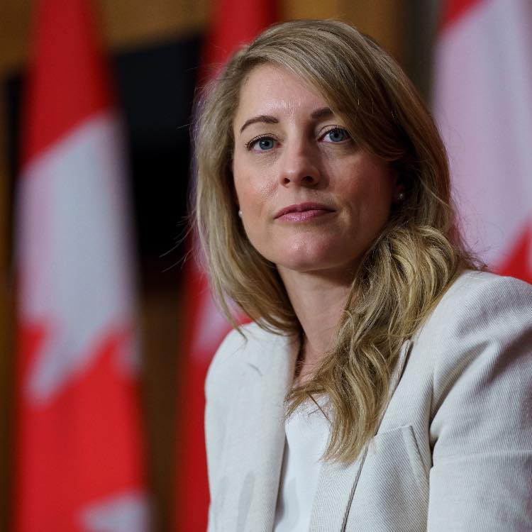 Negócios Estrangeiros: Mélanie Joly viaja para África para reforçar laços