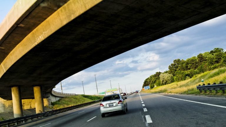 Trânsito: Doug Ford tem novo plano para reduzir fluxo: construir túnel sob autoestrada 401