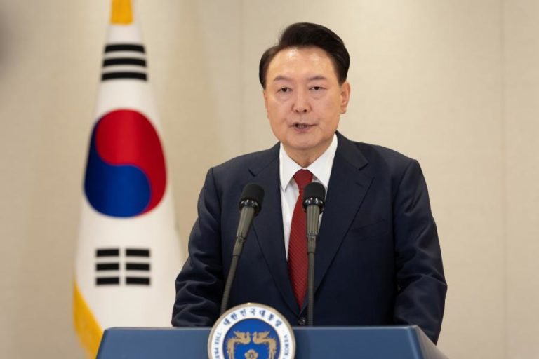 Tribunal emite mandado de captura contra presidente deposto na Coreia do Sul