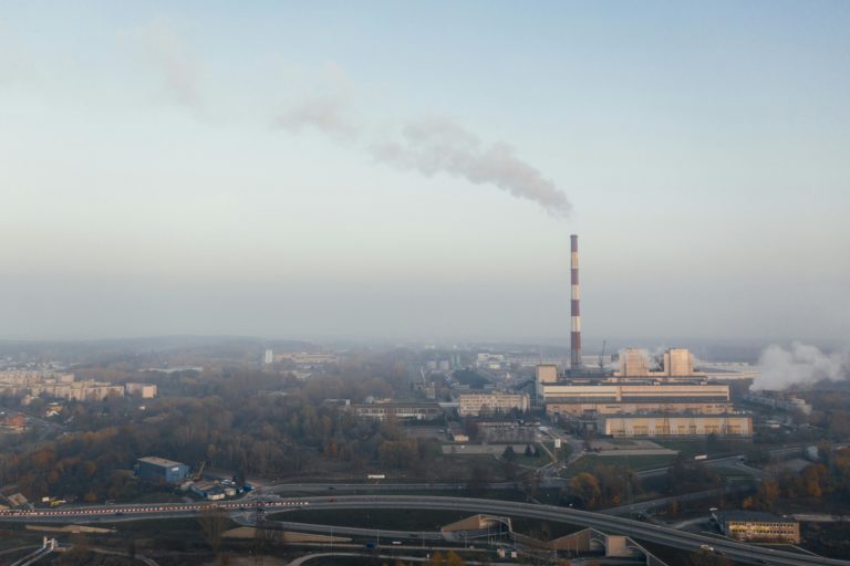 Ambiente: Canadá reduz emissões mas continua longe da meta de 2030